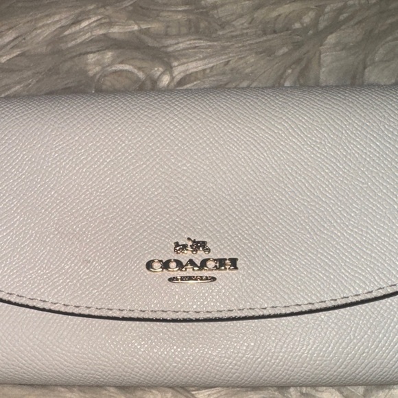 Coach white Leather Wallet - Picture 2 of 12